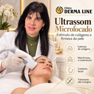 Médica da Clínica Derma Line realizando tratamento com ultrassom microfocado para estímulo de colágeno, firmeza da pele e melhora do contorno facial.
