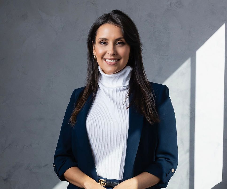 Dra. Larissa de Moraes Barbosa